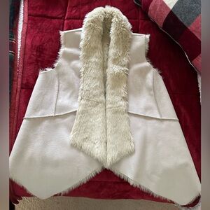 Gorgeous side/fur vest